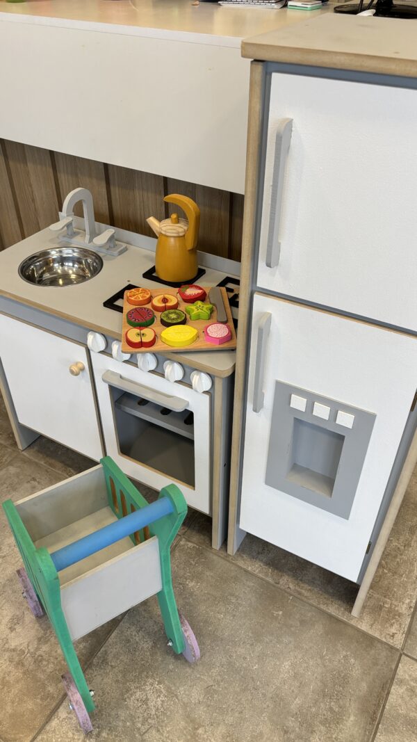 Cocina chica de madera - Imagen 4