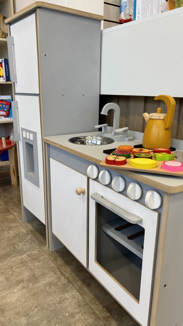 Cocina chica de madera - Imagen 3
