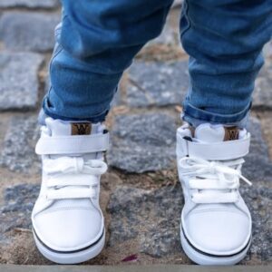 Zapatillas botitas con abrojo y cordones